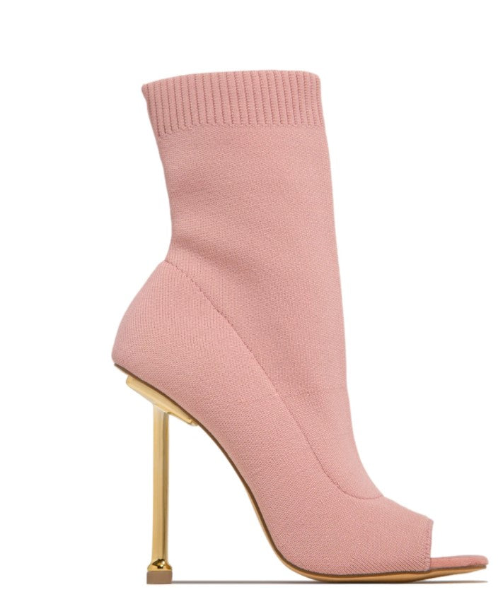 MARLOW IN PINK